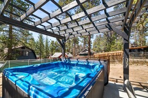 Bain à remous extérieur