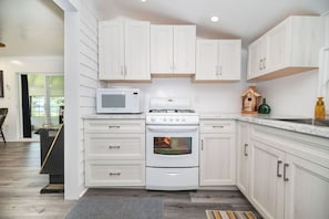 Kitchen, Gas Stove