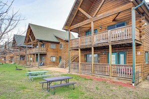 Yard | Picnic Table | Fire Pit