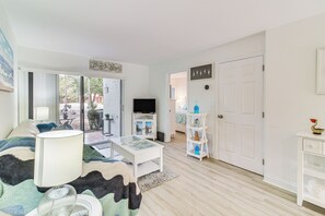 Living Room | Free WiFi