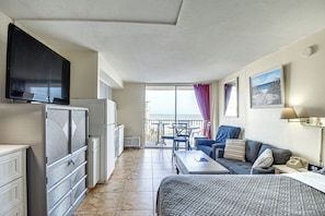 Studio | Queen Bed | Full Futon | Smart TV | Wall A/C & Heating | Free WiFi