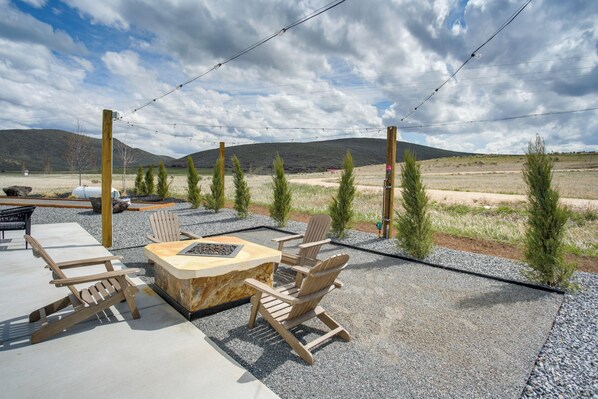 Garden City Vacation Rental | 4BR | 3BA | 2,300 Sq Ft | Step-Free Entry