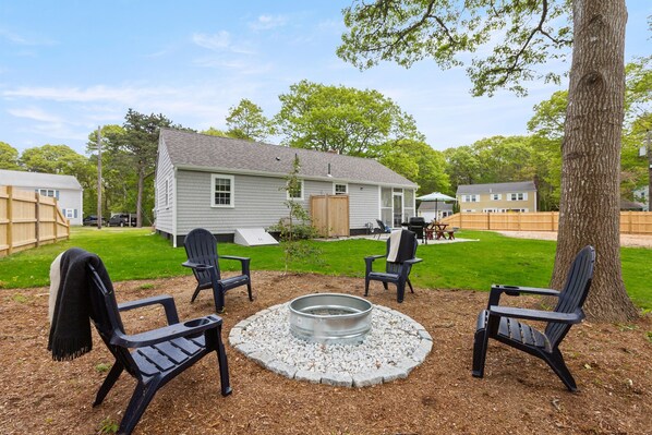 Welcome to Homeport Hideaway! Your serene getaway by the sea, with evenings by the firepit and outdoor grilling under the sky!
