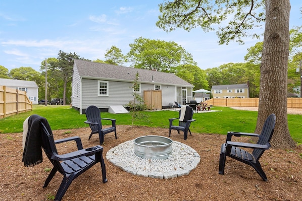 Welcome to Homeport Hideaway! Your serene getaway by the sea, with evenings by the firepit and outdoor grilling under the sky!