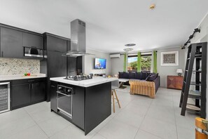 Villa Rosa ~ Peaceful & Cozy 3BR2BA w/PrivatePool! (27480)