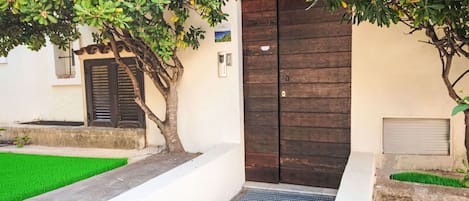 Garden, Shade, Walkway, Concrete, Landscaping, Backyard, Yard, Courtyard, Design, Wood Stain