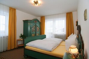 Ferienwohnung für 1-3 Personen, 70 qm, Wohnung 1 - Balkon, zwei separate Schlafzimmer-Schlafzimmer