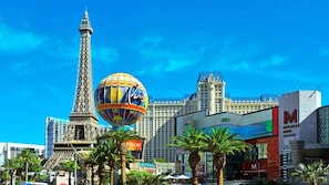 Las Vegas Attractions – 10 Minutes Away