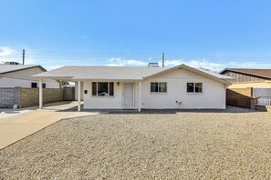 Parking | Carport (1 Vehicle) | Driveway (1 Vehicle) | Free Street Parking