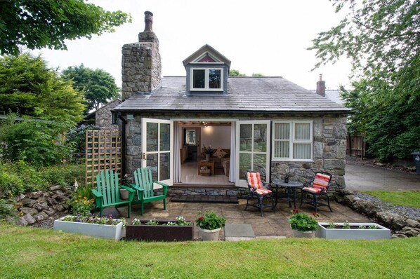 Holiday Home Exterior [summer]