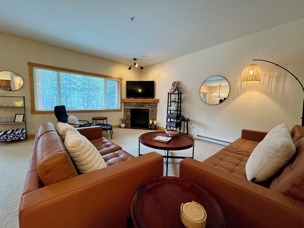 Completely renovated and painted throughout. Every little detail has been thought of. Warm, cozy and so inviting. Smart TV, high-speed Wifi.