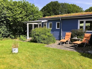 Blick vom Garten auf die Blaue Pause