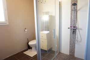 Paradou holiday rental villa for rent with 2 bathrooms