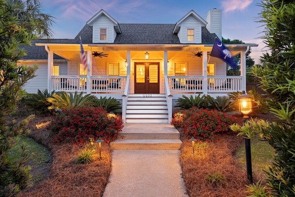 Welcome to 4403 Palm Blvd!