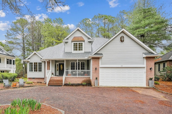 ,Front Elevation,