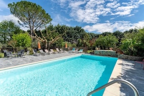 Vue sur piscine