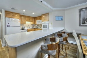 A fully stocked kitchen makes meal preparation a breeze.