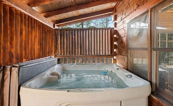 Bain à remous extérieur