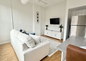 Living room space in 507