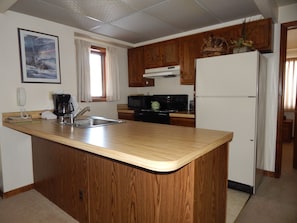 StayWinterPark-Hi-Country-Haus-Kitchen unit 2501