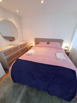 CHAMBRE GRAND LIT DOUBLE 160X200
VUE MER DU LIT