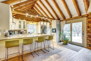 Kitchen | Breakfast Bar | Coffee Maker
