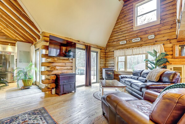 Sunderland Vacation Rental | 3BR | 2BA | Steps Required | 2,056 Sq Ft