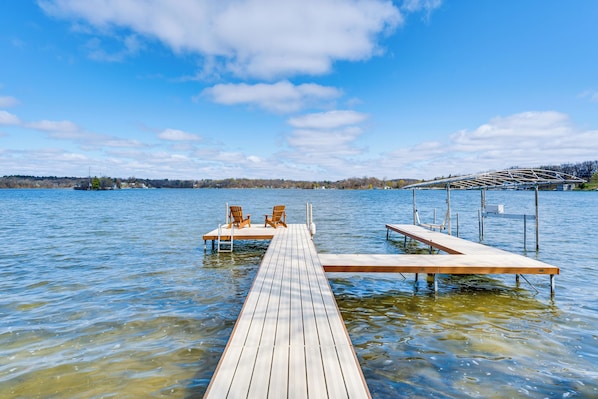Mukwonago Vacation Rental | 2BR | 1BA | Steps to Enter | 1,024 Sq Ft
