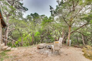 Fire Pit | Picnic Table | Driveway (2 Vehicles)