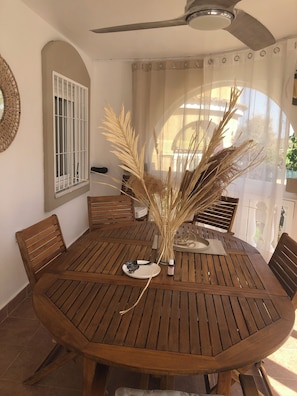Outdoor dining