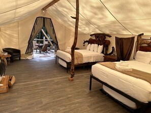 Tent2011203