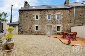 Photo 3