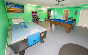 Spielezimmer