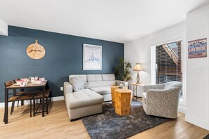 Cozy Living Space - Sofa pulls out to make a Queen bed!