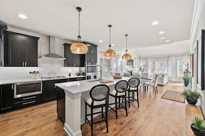 Counter seating for 3