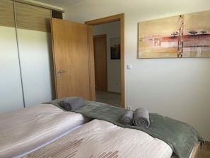 Ferienwohnung mit Garten-Schlafzimmer