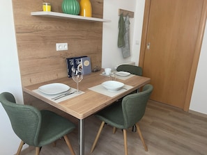 Ferienwohnung mit Garten-Essbereich