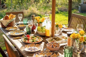 Al Fresco Dining
