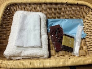 Bathroom amenities