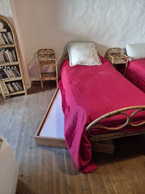 Chambre enfant : lit tiroir