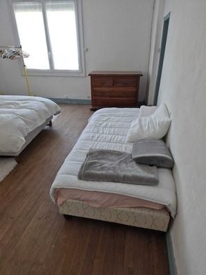 chambre parentale: Lit d'appoint