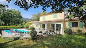 La maison côté terrasse