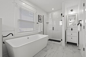 Second floor primary bedroom bathroom