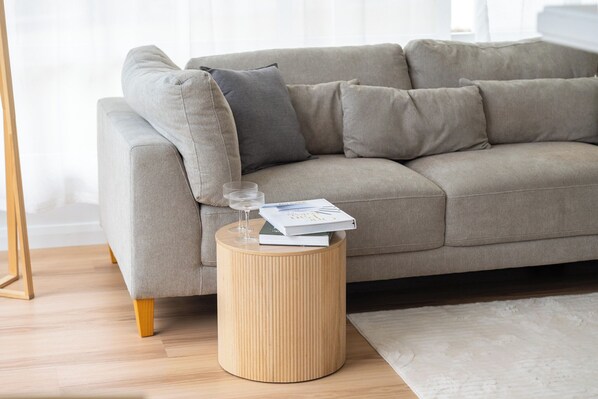 Light-Filled Lounge with Cosy Touches