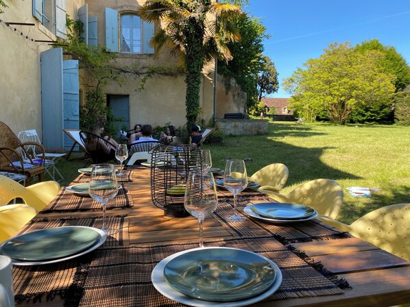 Outdoor dining