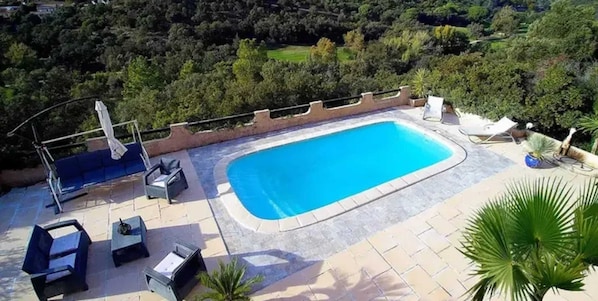 Vue sur piscine
