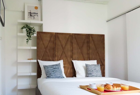 22 : bedroom