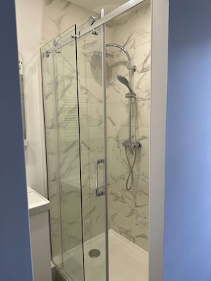 23 : salle de douche