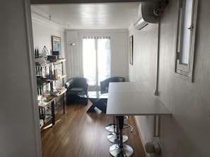 01 : kitchen/lounge