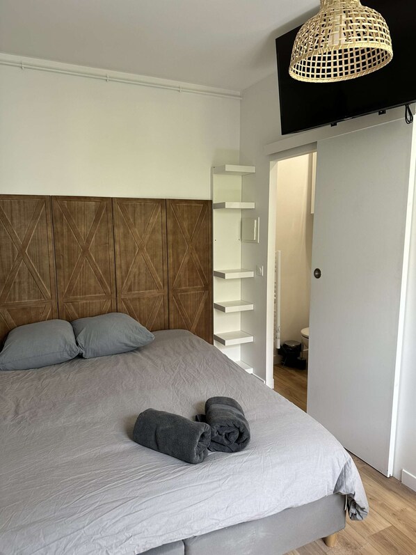 14 : sleeping area